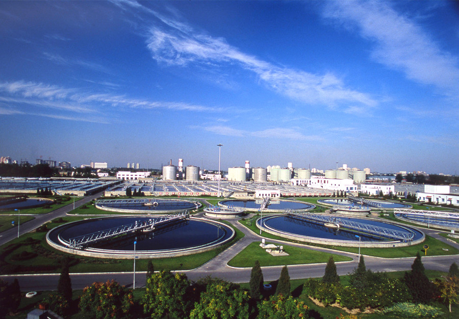 （圖：曝氣池污水處理廠）